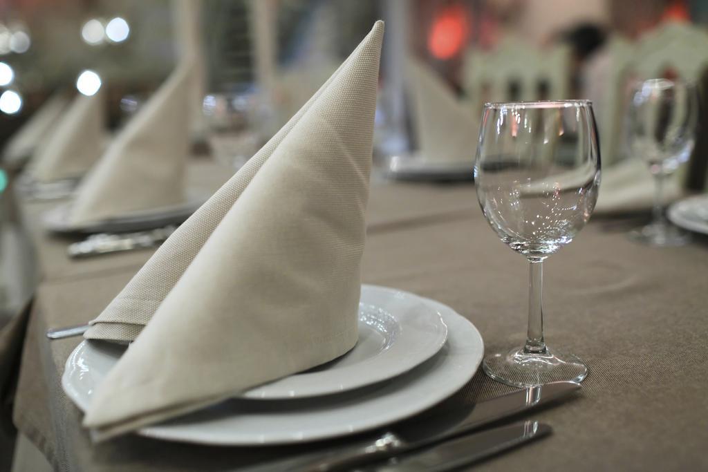 Beach Hotel Muskat Bagian luar foto