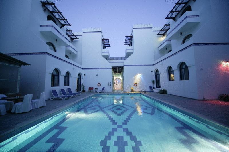 Beach Hotel Muskat Bagian luar foto