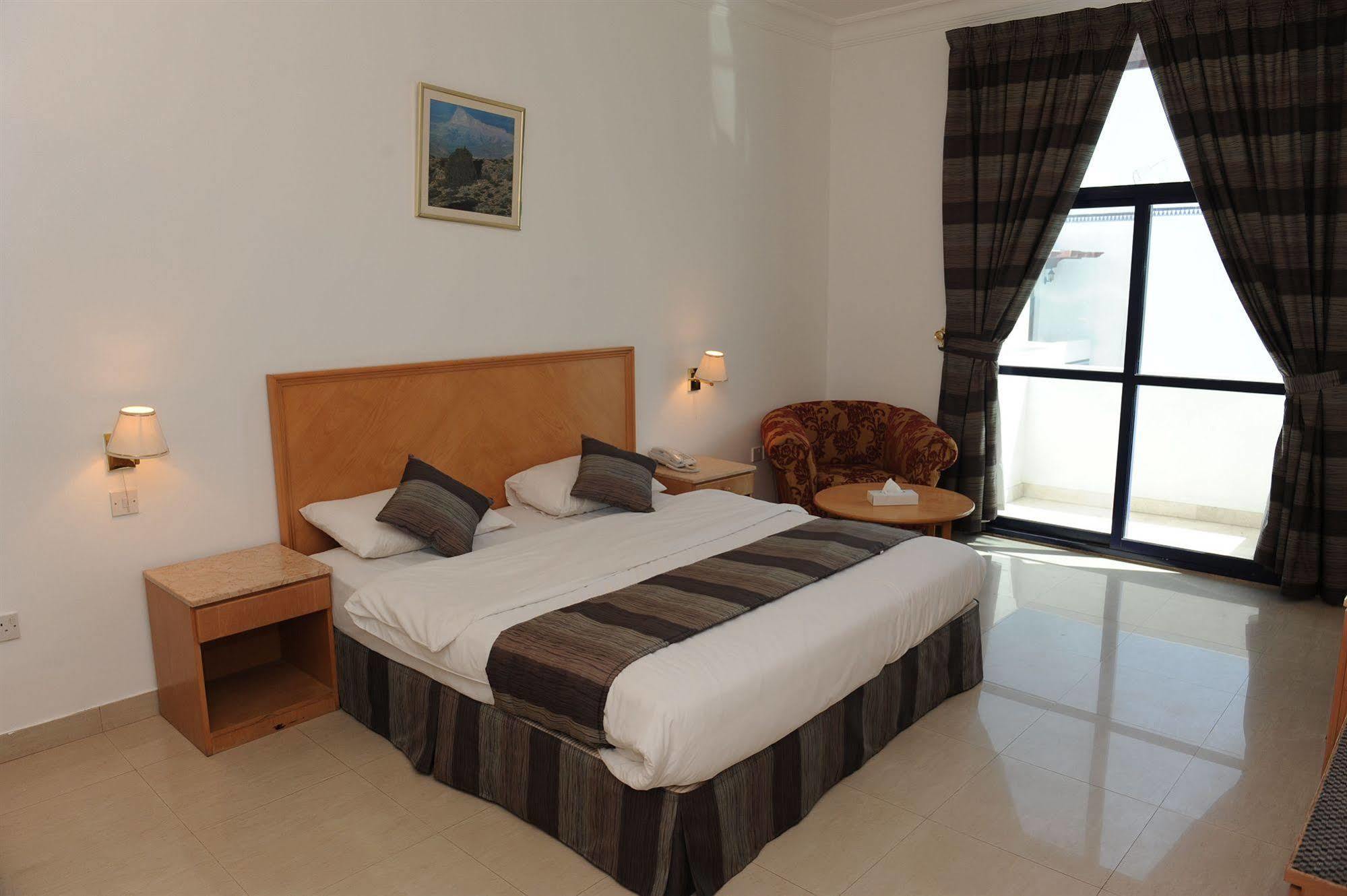 Beach Hotel Muskat Bagian luar foto